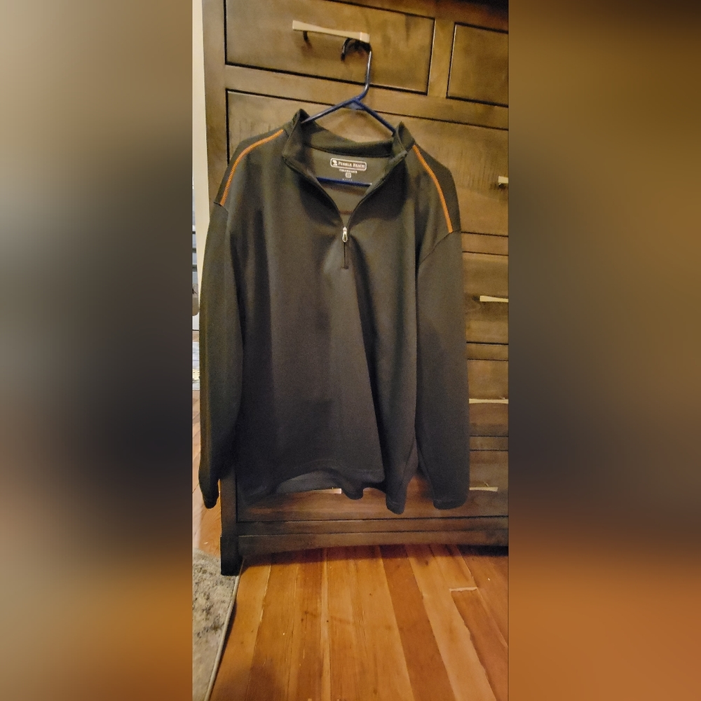 Men's warm dark grey long sleeve